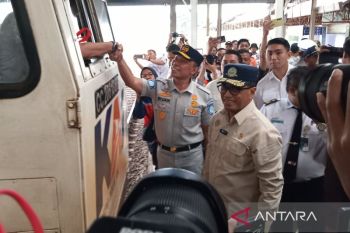 Menhub pastikan perjalanan mudik di Stasiun Cirebon lancar