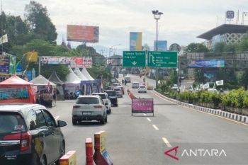 H-1 Lebaran, arus lalin mudik di Simpang Gadog Puncak lancar