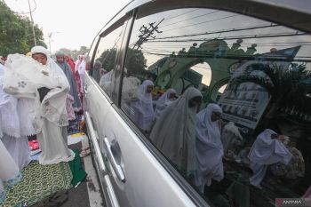 Shalat Idul Fitri di Surabaya