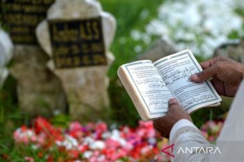 Tradisi ziarah makam saat Idul Fitri