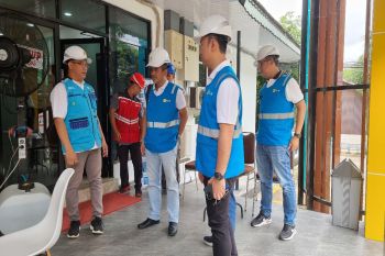 Pastikan Mudik Lebaran berjalan lancar, GM PLN Kalselteng Pantau Posko dan SPKLU