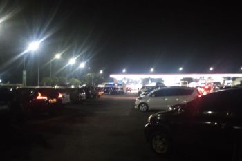 Pengunjung di seluruh rest area jalan tol melonjak pada musim mudik