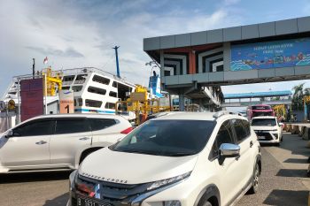 Pelabuhan Bakauheni mulai dipadati pemilir arus balik pada H+1 Lebaran