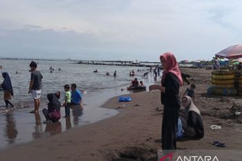 Wisata pantai menjadi pilihan utama di Makassar saat libur