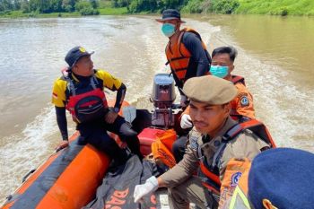 SAR Gabungan temukan seorang IRT tenggelam di Sungai Pakkasolo Bone