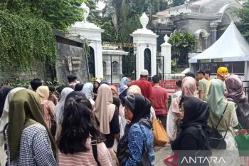 10. 000 wisatawan banjiri Kebun Raya Bogor