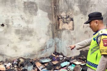 Kebakaran di Dusun Baturaja sempat kurung tiga bersaudara sebelum diselamatkan