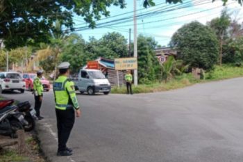 Polres Tarakan memastikan kelancaran pengunjung ke pantai Amal