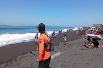 BPBD Lumajang bantu pengamanan objek wisata selama libur Lebaran