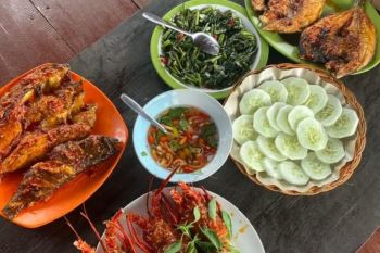 Nikmatnya kuliner ikan bakar di Pulau Osi saat libur Lebaran