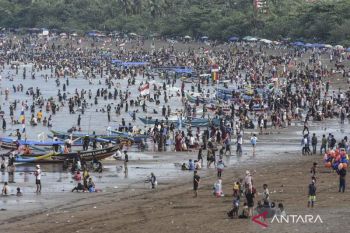 Jumlah kunjungan wisatawan di Pangandaran selama hari libur lebaran mencapai 159.125 orang