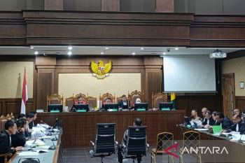 Mantan ajudan SYL mengaku serahkan tas berisi dolar ke ajudan Firli