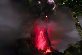 Gunung Ruang naik status dari siaga menjadi Awas