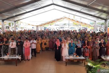 Kepri dapat rekor MURI untuk Kebaya Labuh dan kue Tepung Gomak