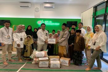 BPJAMSOSTEK Pati bagikan sembako ke panti asuhan