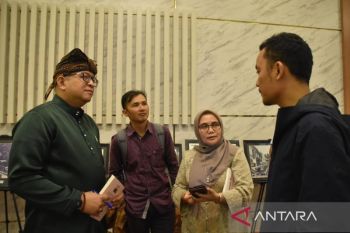 Buku "Bandar Padang" dilauching di Festival Muaro