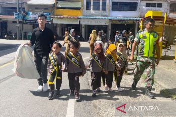 Pemkab Nagan Raya gelar aksi pungut sampah plastik