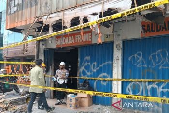 Ruko Mampang tak punya pintu darurat