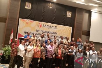 Bawaslu Papua evaluasi kinerja Panwas distrik untuk pilkada serentak