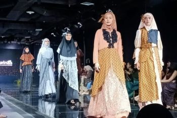 Koleksi wastra terbaru Winas hadir di Kelana Wastra Fashion Fest 2024
