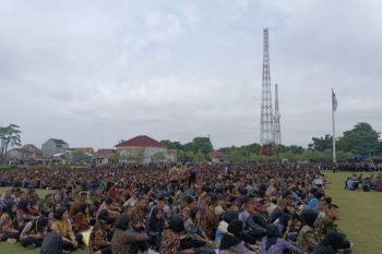 Ribuan pendaftar calon polisi ikut tes kesehatan di Mapolda Riau