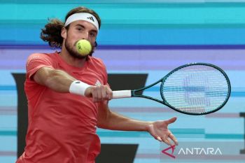 Tsitsipas dan Auger-Aliassime atasi tekanan capai semifinal Dubai