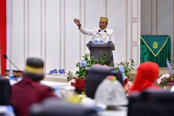 Pj Gubernur Sulsel menyerukan pembangunan sektor pantai timur