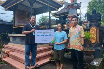 Ahli waris pedagang ikan terima santunan Rp42juta dari BPJS Ketenagakerjaan NTB
