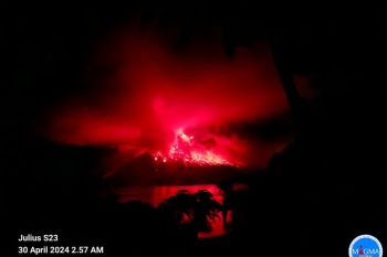 PVMBG: Erupsi merusak stasiun seismik di Gunung Ruang