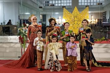 Peringati Hari Kartini, Biskuit Kokola gelar "fashion show"