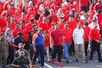 Jalan Santai-Lomba Olahraga Tradisional Meriahkan HUT Dharmasraya ke-20