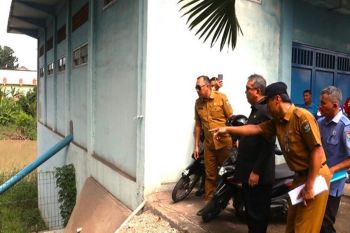 Pj Bupati Muara Enim tinjau lokasi "talud" di Jembatan Enim
