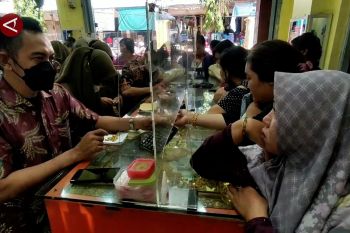 Warga Palangka Raya dan Sampit serbu toko emas jelang lebaran