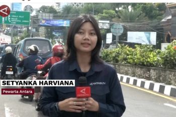 Simpang Gadog jalur Puncak Bogor ramai lancar, didominasi sepeda motor