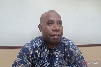 Disnaker Kota Jayapura ajak warga bersihkan saluran drainase lingkungan