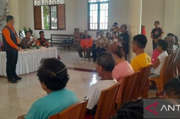 Kepala BNPB ingatkan pengungsi Gunung Ruang jangan percaya hoaks