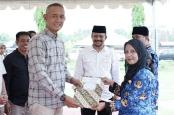 Pemkab Sigi serahkan SK PPPK formasi 2023 untuk guru dan nakes