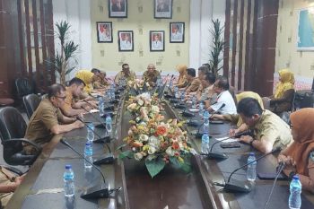 Rapat evaluasi pasca lebaran, Bupati minta Camat tertibkan pengemis musiman