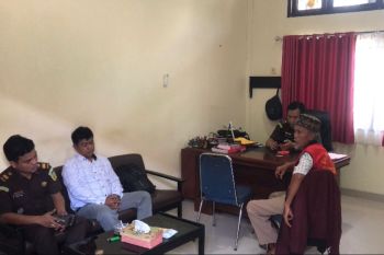 Kejari Pasaman Barat tahan mantan bendahara wali nagari Katiagan terkait perkara korupsi