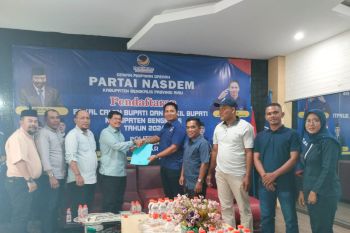 Isa Selamat, calon pertama yang kembalikan formulir di partai Nasdem