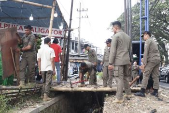 Pemkot Batu gelar operasi gabungan tertibkan PKL dan parkir liar