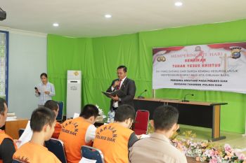 Polres Siak fasilitasi tahanan peringati Hari Kenaikan Yesus