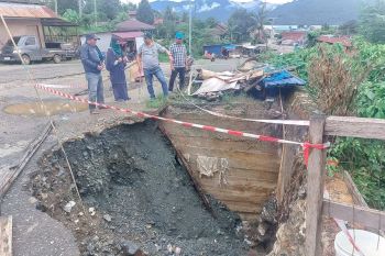 Dinas PUPR Morut gerak cepat tangani beberapa kerusakan prasarana akibat banjir di Kota Kolonodale