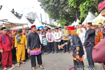Tradisi palang pintu pembuka Lebaran Tenabang 2024