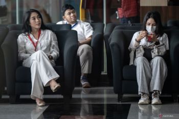 Penyidik KPK periksa penyanyi Nayunda Nabila soal pemberian uang dan barang dari SYL