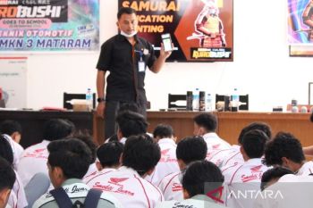 30 siswa SMKN 3 Mataram ikuti pelatihan desain grafis