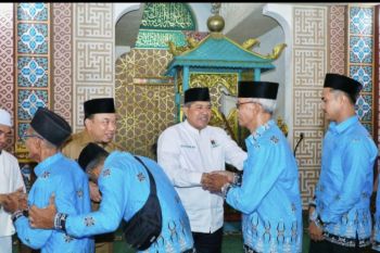 Pemkab Siak Riau lepas 300 calon haji, berangkat ke Batam hari ini