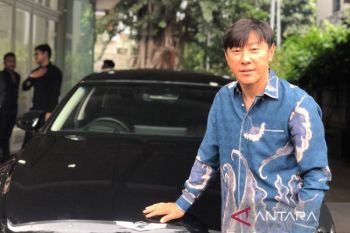 Shin Tae-yong mengaku berupaya lancar berbahasa Indonesia