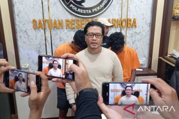 Digrebek polisi, pria ini buang sabu ke mushala
