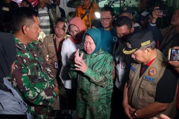 Pemerintah ungsikan warga dari sungai jalur lahar hujan Gunung Marapi, Sumbar